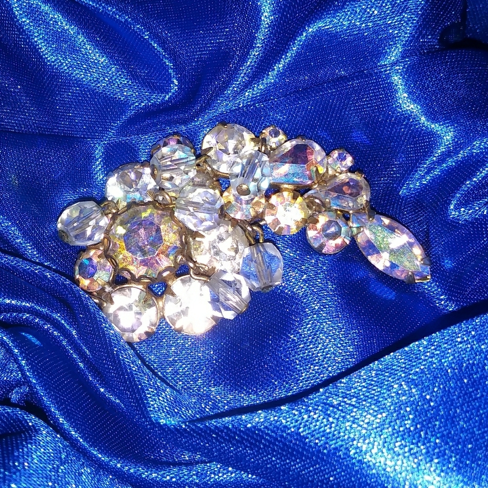 Gorgeous vintage Coro Crystal brooch